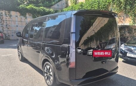 Hyundai Staria, 2024 год, 4 212 000 рублей, 3 фотография