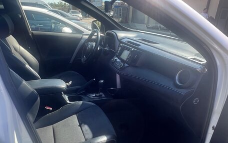 Toyota RAV4, 2016 год, 1 970 000 рублей, 10 фотография