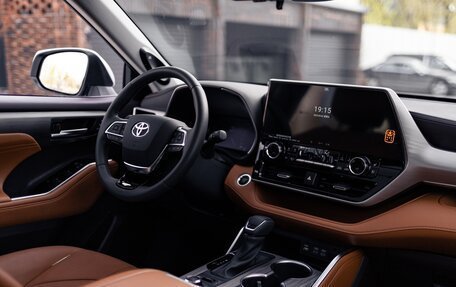 Toyota Highlander, 2025 год, 4 935 000 рублей, 10 фотография