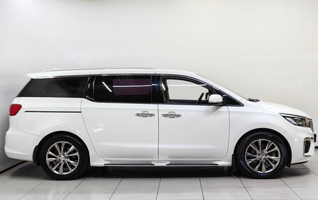 KIA Carnival III, 2018 год, 2 649 000 рублей, 5 фотография
