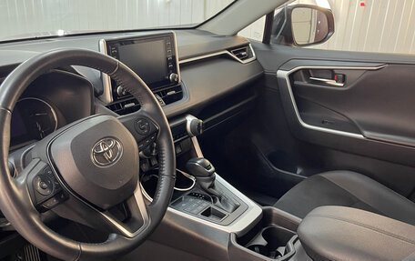 Toyota RAV4, 2021 год, 4 500 000 рублей, 4 фотография