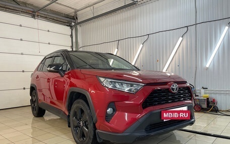 Toyota RAV4, 2021 год, 4 500 000 рублей, 2 фотография