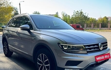 Volkswagen Tiguan II, 2017 год, 2 350 000 рублей, 2 фотография
