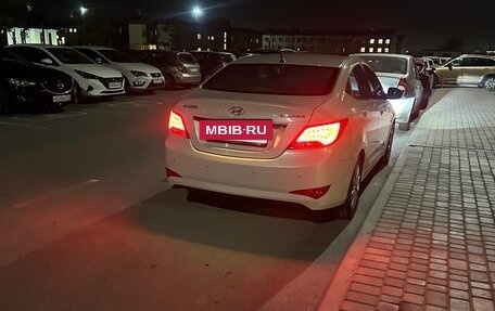 Hyundai Solaris II рестайлинг, 2015 год, 1 200 000 рублей, 2 фотография