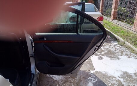 Toyota Avensis III рестайлинг, 2003 год, 595 000 рублей, 26 фотография