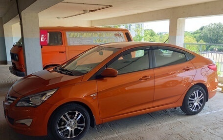 Hyundai Solaris II рестайлинг, 2014 год, 1 337 000 рублей, 27 фотография