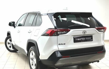 Toyota RAV4, 2021 год, 3 030 000 рублей, 6 фотография