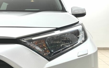 Toyota RAV4, 2021 год, 3 030 000 рублей, 8 фотография