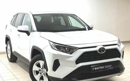 Toyota RAV4, 2021 год, 3 030 000 рублей, 3 фотография