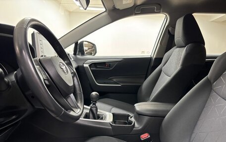 Toyota RAV4, 2021 год, 3 030 000 рублей, 11 фотография