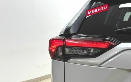 Toyota RAV4, 2021 год, 3 030 000 рублей, 10 фотография