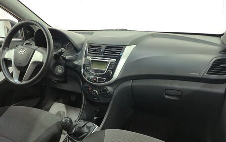 Hyundai Solaris II рестайлинг, 2013 год, 720 000 рублей, 12 фотография