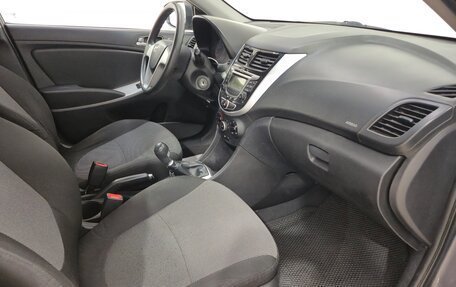 Hyundai Solaris II рестайлинг, 2013 год, 720 000 рублей, 13 фотография