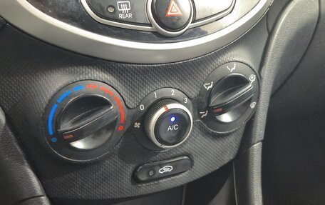 Hyundai Solaris II рестайлинг, 2013 год, 720 000 рублей, 18 фотография