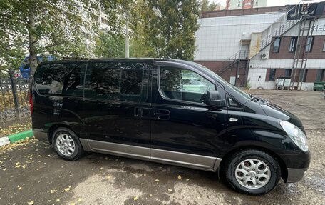 Hyundai H-1 II рестайлинг, 2011 год, 1 470 000 рублей, 3 фотография