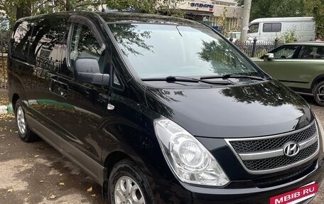 Hyundai H-1 II рестайлинг, 2011 год, 1 470 000 рублей, 2 фотография