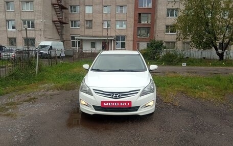 Hyundai Solaris II рестайлинг, 2015 год, 750 000 рублей, 1 фотография