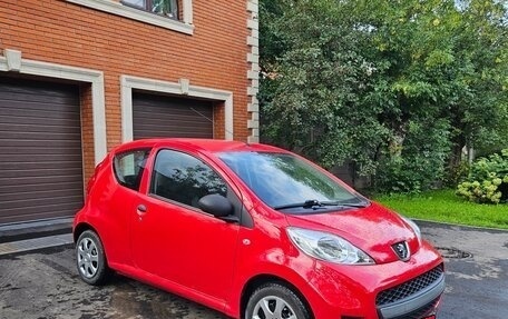 Peugeot 107 I рестайлинг, 2011 год, 405 000 рублей, 3 фотография