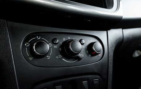 Renault Logan II, 2015 год, 625 000 рублей, 17 фотография