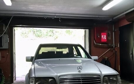 Mercedes-Benz W124, 1988 год, 150 000 рублей, 1 фотография