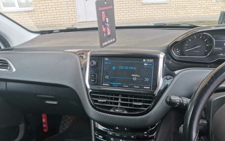 Peugeot 2008 II, 2018 год, 1 080 000 рублей, 11 фотография