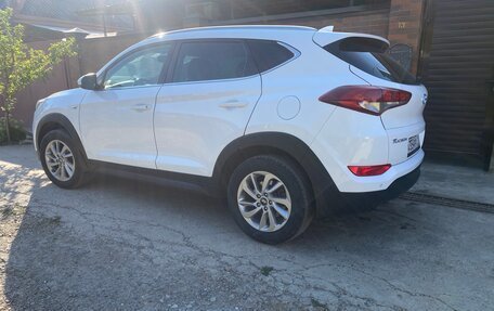 Hyundai Tucson III, 2017 год, 1 600 000 рублей, 3 фотография