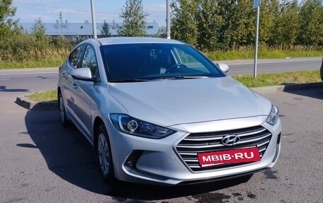 Hyundai Elantra VI рестайлинг, 2018 год, 1 670 000 рублей, 5 фотография