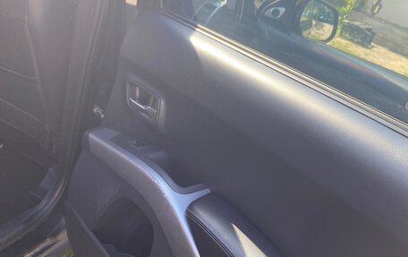 Mitsubishi Outlander III рестайлинг 3, 2008 год, 700 000 рублей, 8 фотография