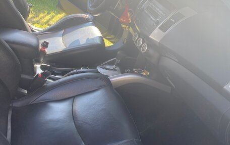 Mitsubishi Outlander III рестайлинг 3, 2008 год, 700 000 рублей, 6 фотография