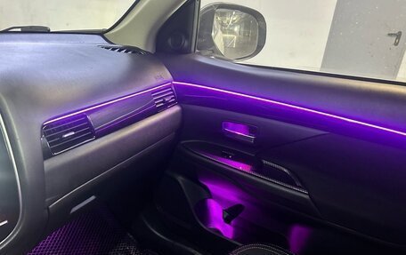 Mitsubishi Outlander III рестайлинг 3, 2021 год, 2 530 000 рублей, 13 фотография
