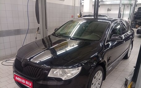 Skoda Superb III рестайлинг, 2010 год, 900 000 рублей, 3 фотография