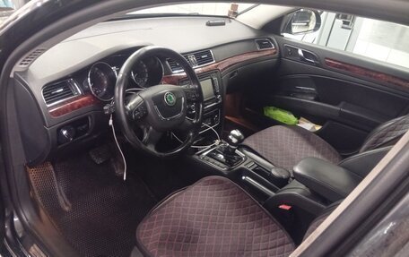 Skoda Superb III рестайлинг, 2010 год, 900 000 рублей, 10 фотография
