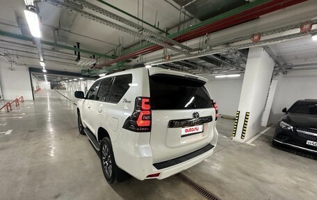 Toyota Land Cruiser Prado 150 рестайлинг 2, 2022 год, 9 000 000 рублей, 13 фотография