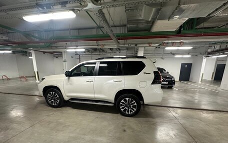 Toyota Land Cruiser Prado 150 рестайлинг 2, 2022 год, 9 000 000 рублей, 15 фотография