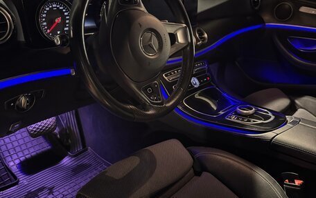 Mercedes-Benz E-Класс, 2017 год, 2 650 000 рублей, 8 фотография