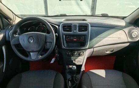 Renault Logan II, 2016 год, 585 000 рублей, 10 фотография