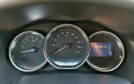 Renault Logan II, 2016 год, 585 000 рублей, 16 фотография