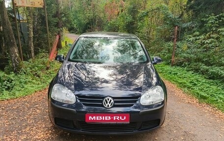 Volkswagen Golf V, 2004 год, 700 000 рублей, 1 фотография
