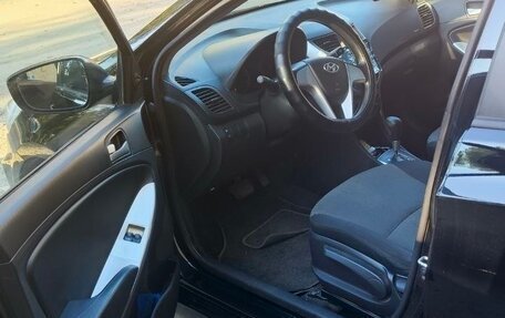 Hyundai Solaris II рестайлинг, 2012 год, 1 150 000 рублей, 1 фотография