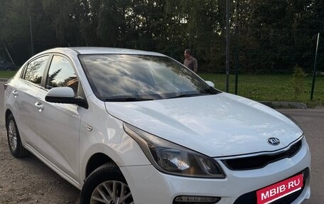 KIA Rio IV, 2018 год, 800 000 рублей, 1 фотография