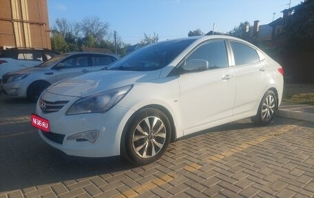 Hyundai Solaris II рестайлинг, 2016 год, 880 000 рублей, 1 фотография
