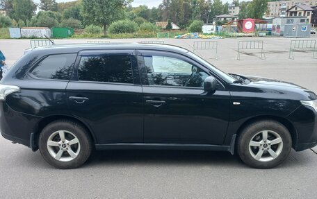 Mitsubishi Outlander III рестайлинг 3, 2013 год, 1 230 000 рублей, 4 фотография