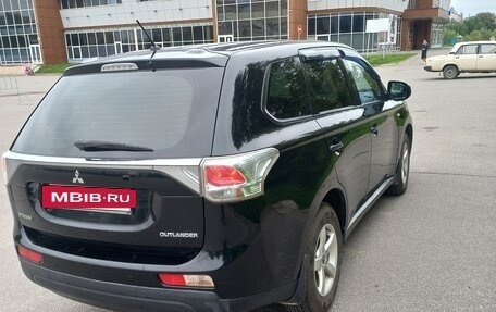 Mitsubishi Outlander III рестайлинг 3, 2013 год, 1 230 000 рублей, 5 фотография