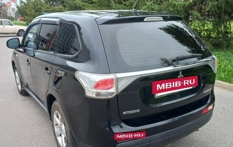 Mitsubishi Outlander III рестайлинг 3, 2013 год, 1 230 000 рублей, 6 фотография