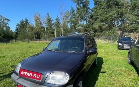 Chevrolet Niva I рестайлинг, 2004 год, 300 000 рублей, 1 фотография