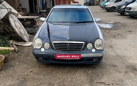 Mercedes-Benz E-Класс, 2000 год, 550 000 рублей, 4 фотография