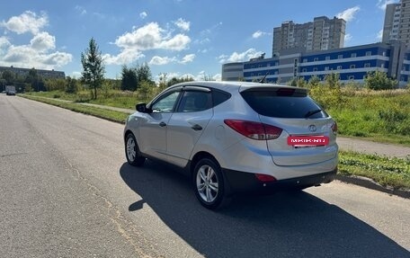 Hyundai ix35 I рестайлинг, 2011 год, 980 000 рублей, 4 фотография
