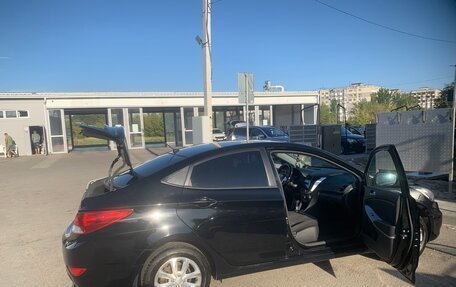 Hyundai Solaris II рестайлинг, 2012 год, 1 150 000 рублей, 12 фотография