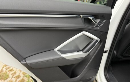 Audi Q3, 2020 год, 2 950 000 рублей, 21 фотография