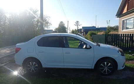 Renault Logan II, 2015 год, 450 000 рублей, 2 фотография